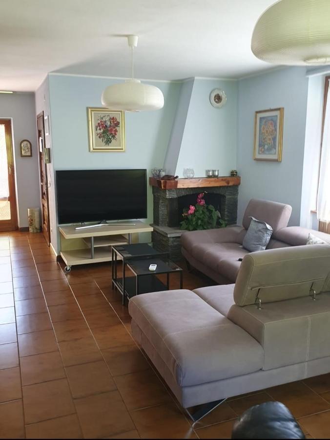 Вилла La Casa Rosa Sernio Экстерьер фото