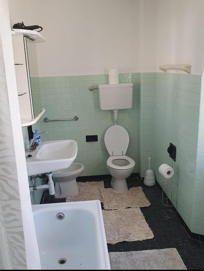 Вилла La Casa Rosa Sernio Экстерьер фото