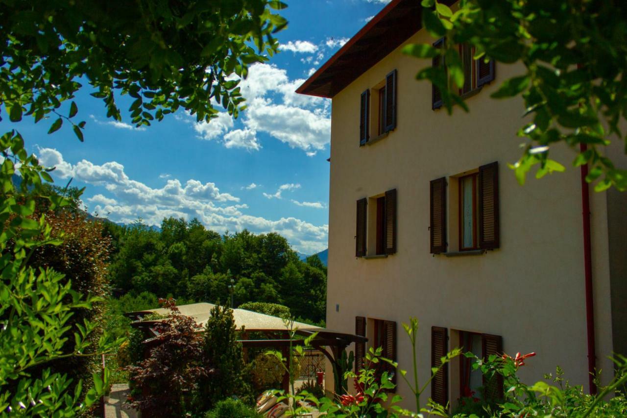 Вилла La Casa Rosa Sernio Экстерьер фото